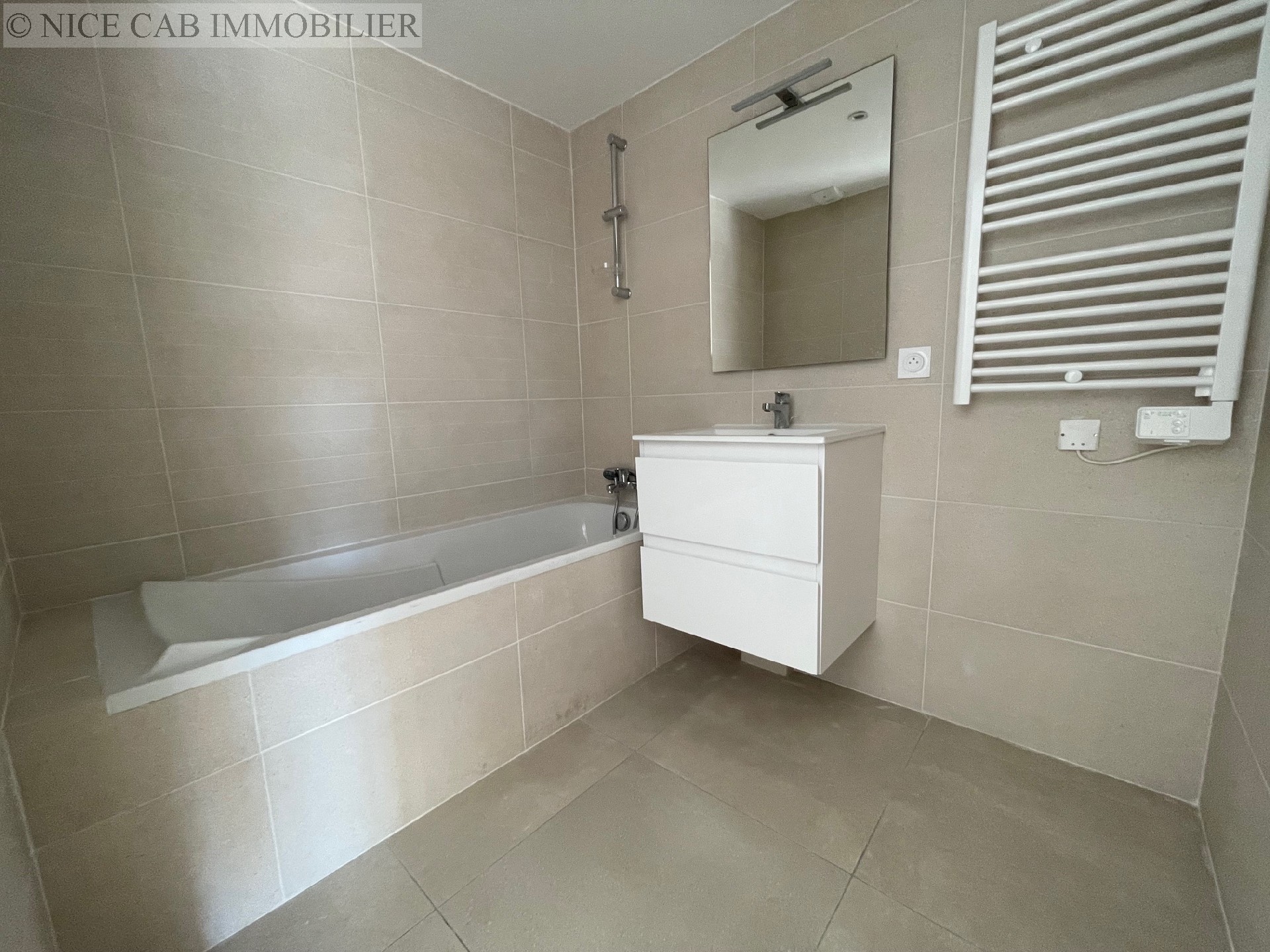Appartement à vendre, MENTON, 63 m², 3 pièces