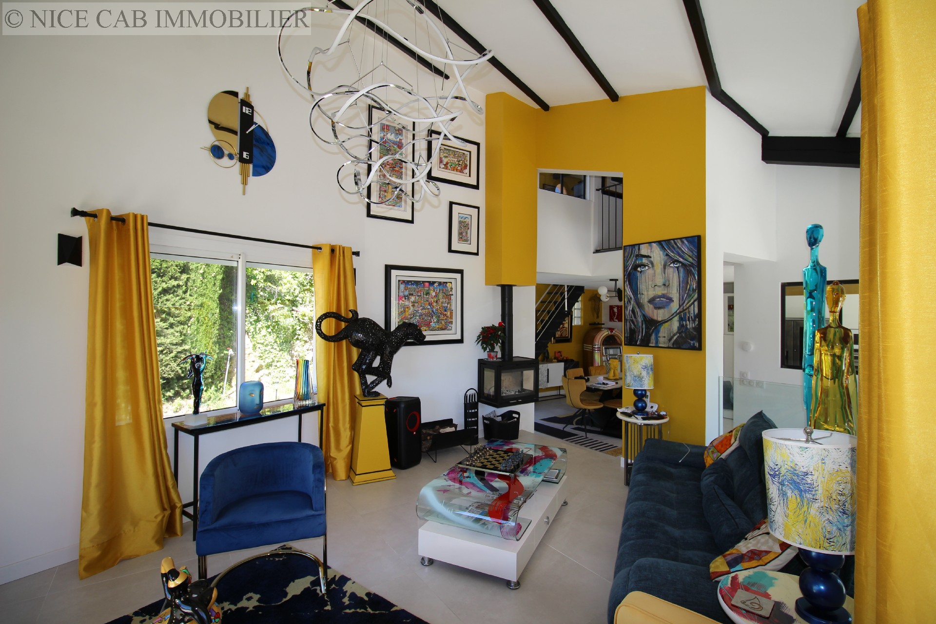 Villa à vendre, ST LAURENT DU VAR, 240 m², 6 pièces