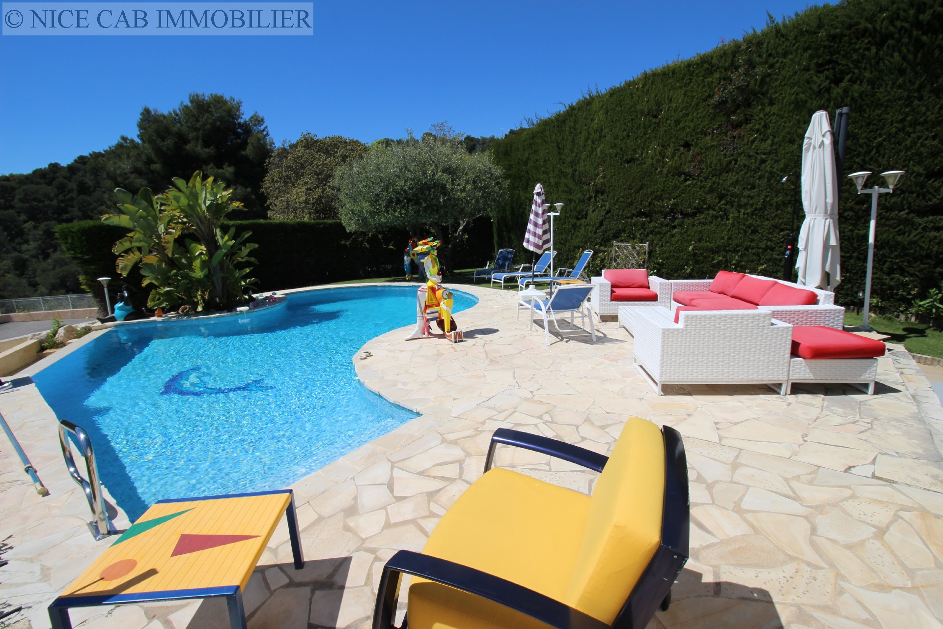 Villa à vendre, ST LAURENT DU VAR, 240 m², 6 pièces