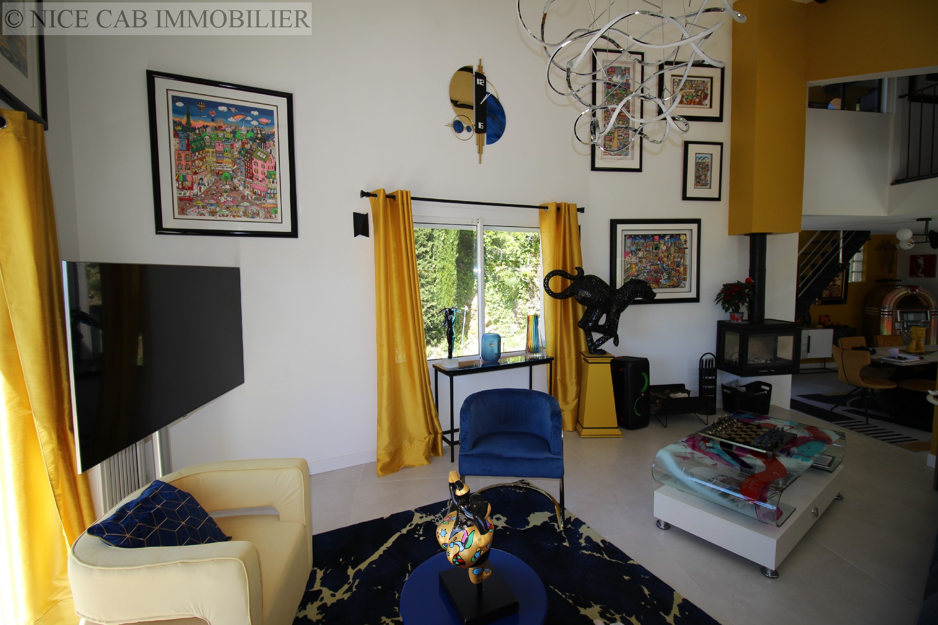 Villa à vendre, ST LAURENT DU VAR, 240 m², 6 pièces