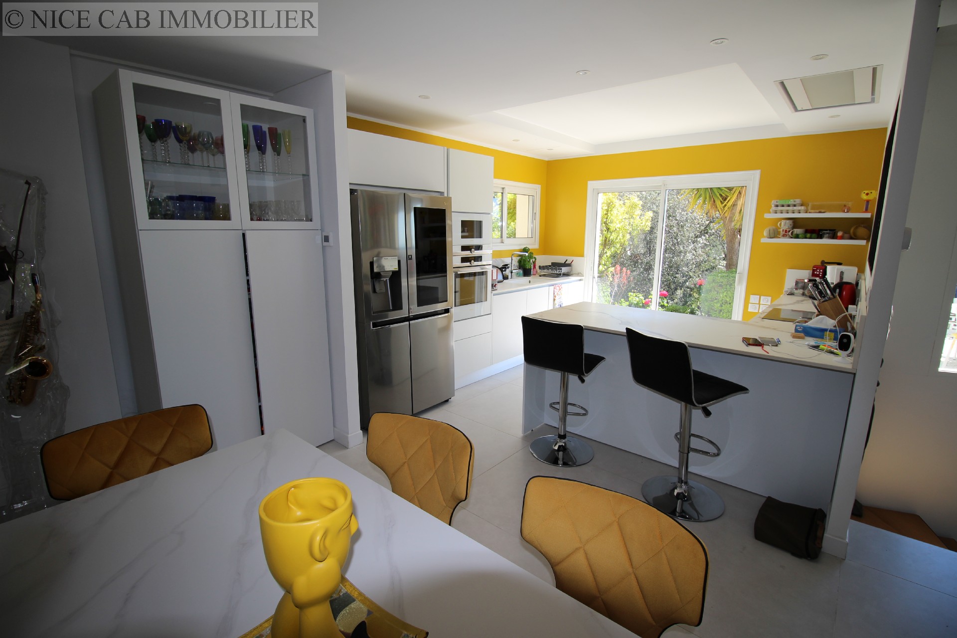 Villa à vendre, ST LAURENT DU VAR, 240 m², 6 pièces